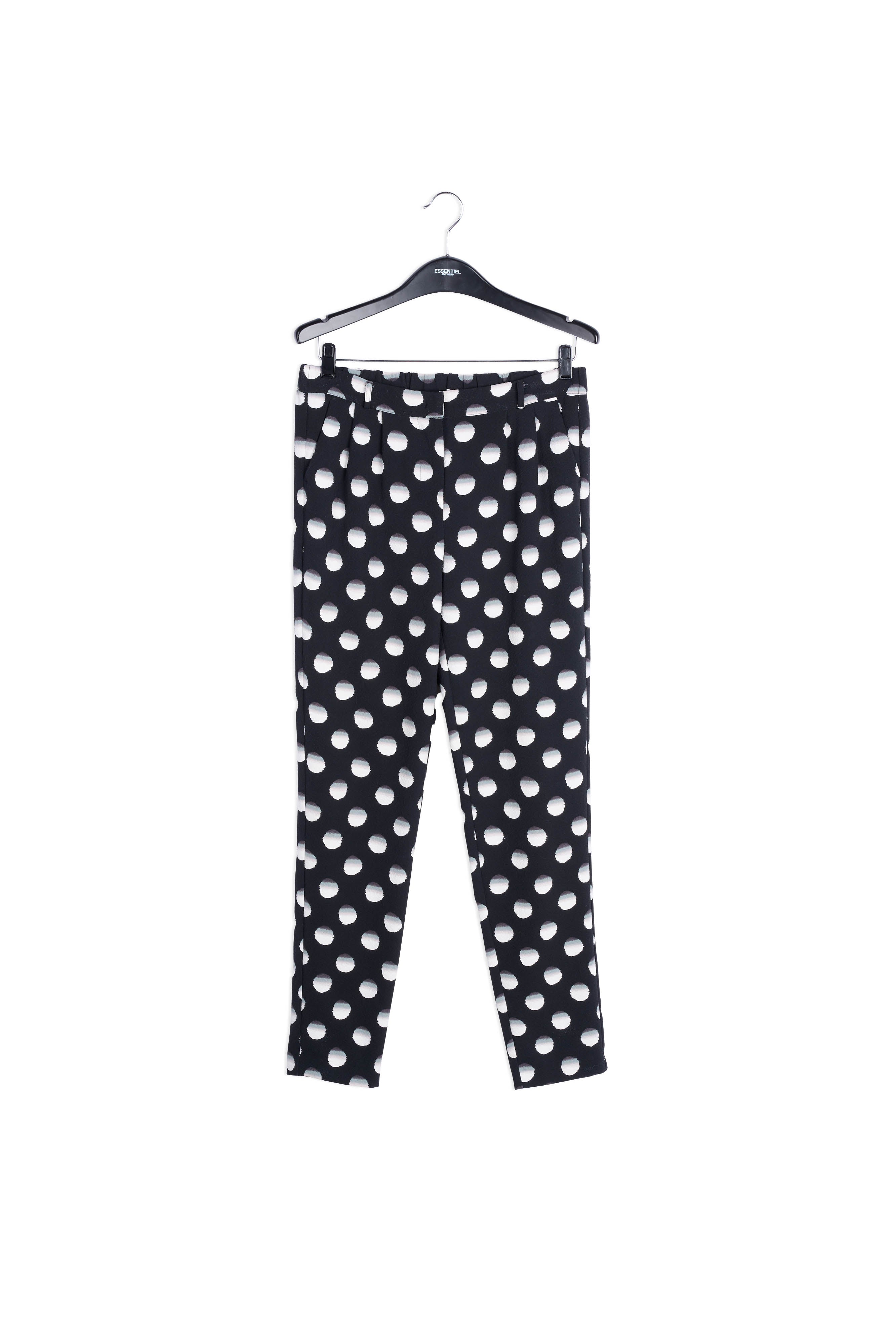 Pantalon noir RE—SSENTIEL | Essentiel second hand