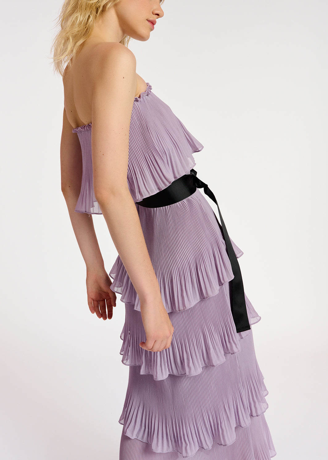 Robe lilas à volants avec ceinture en toile noire RE—SSENTIEL | Essentiel second hand