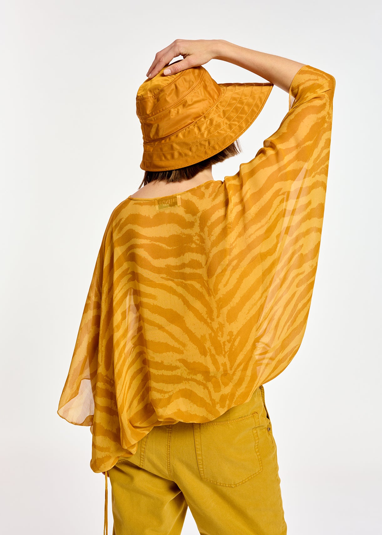 Okeren wijde top met zebraprint RE—SSENTIEL | Essentiel second hand