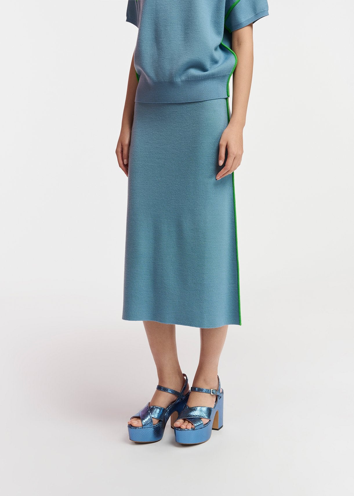 Blue knitted skirt with green piping RE—SSENTIEL | Essentiel second hand