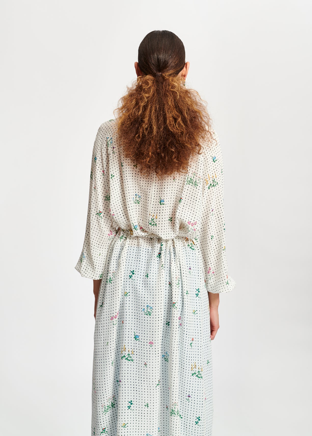 Gebroken witte jurk met stippen en bloemenprint RE—SSENTIEL | Essentiel second hand