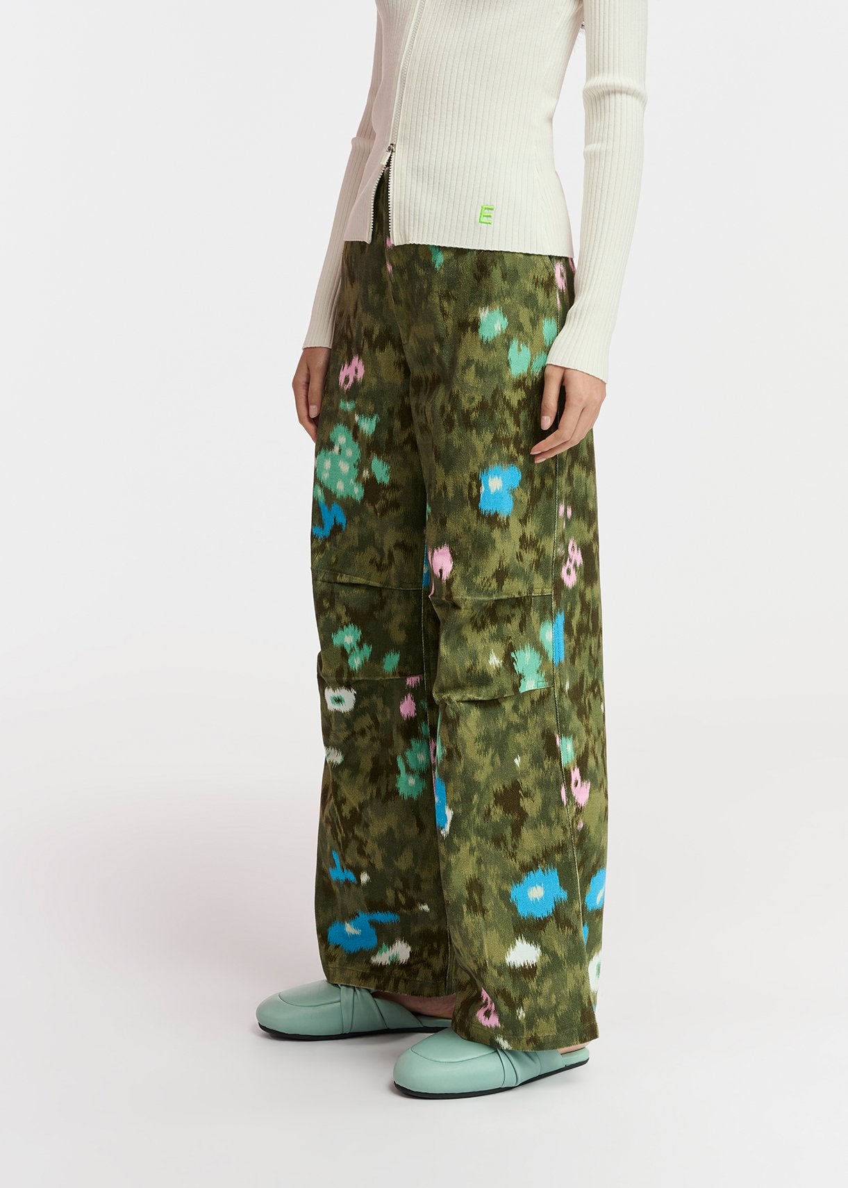 Khaki floral print cotton cargo pants RE—SSENTIEL | Essentiel second hand