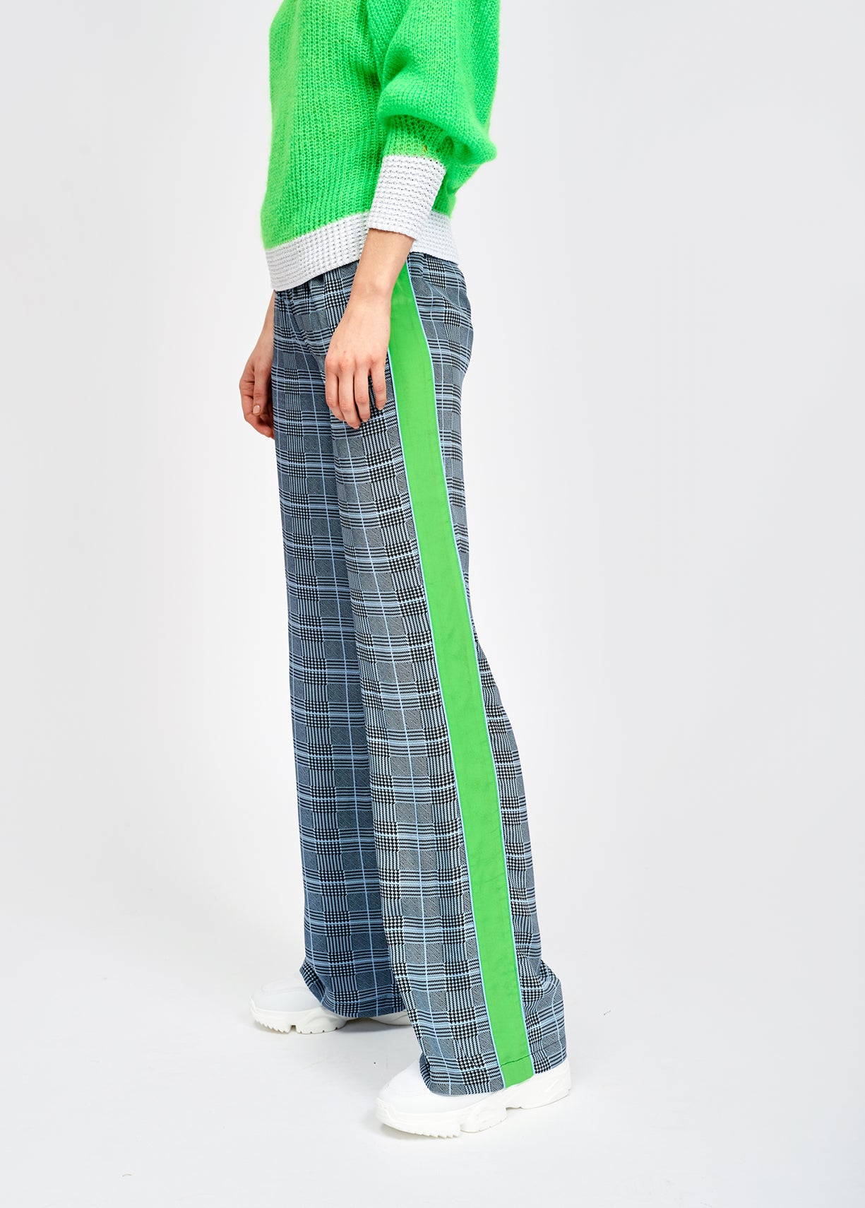 Large check silk print trousers with contrasting stripe RE—SSENTIEL | Essentiel second hand