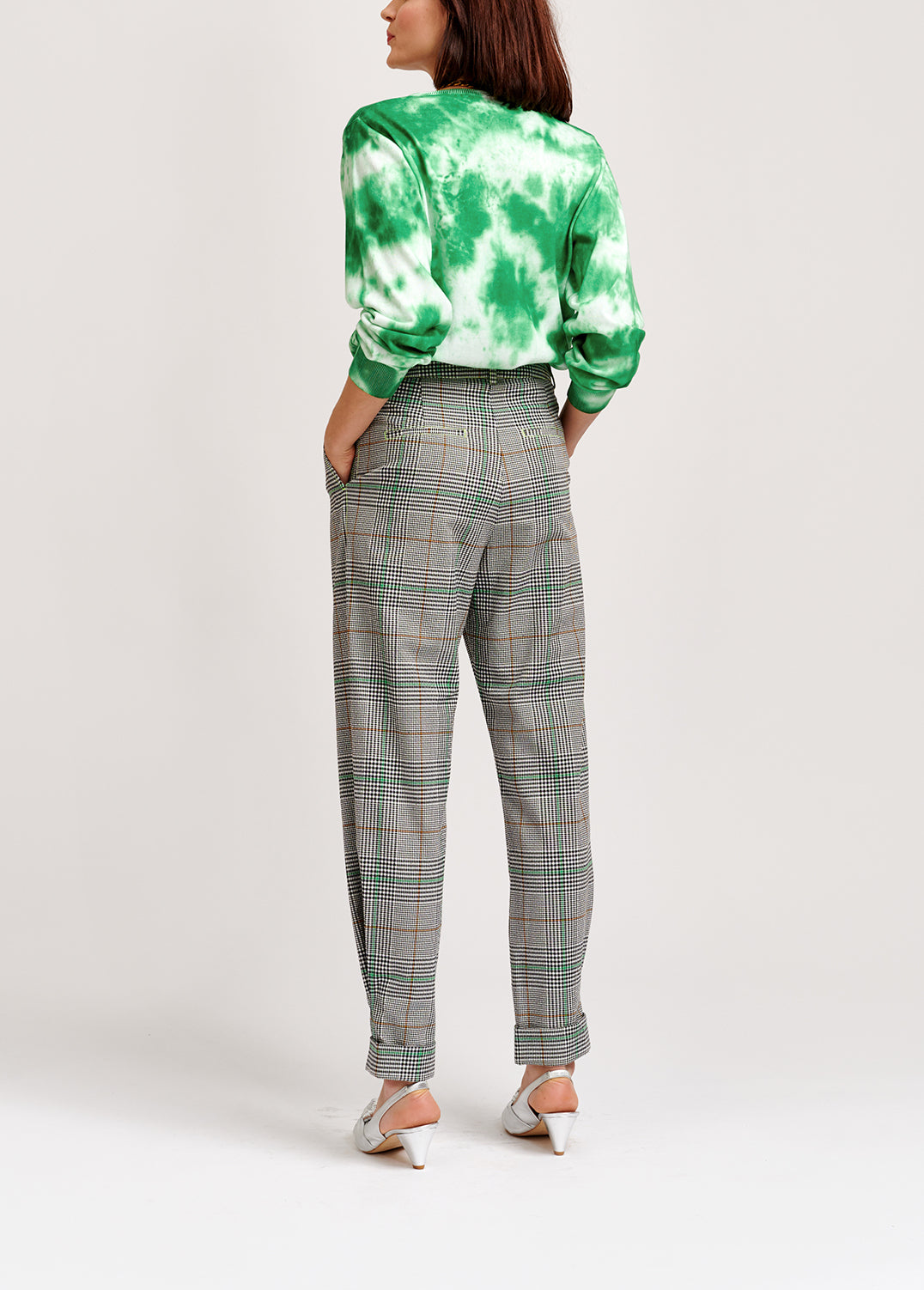 Pantalon à carreaux blanc cassé à taille haute RE—SSENTIEL | Essentiel second hand