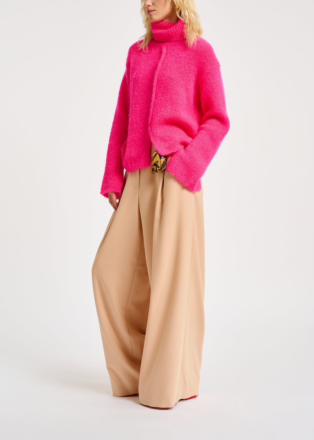 Pull à col roulé en mohair mélangé rose néon RE—SSENTIEL | Essentiel second hand