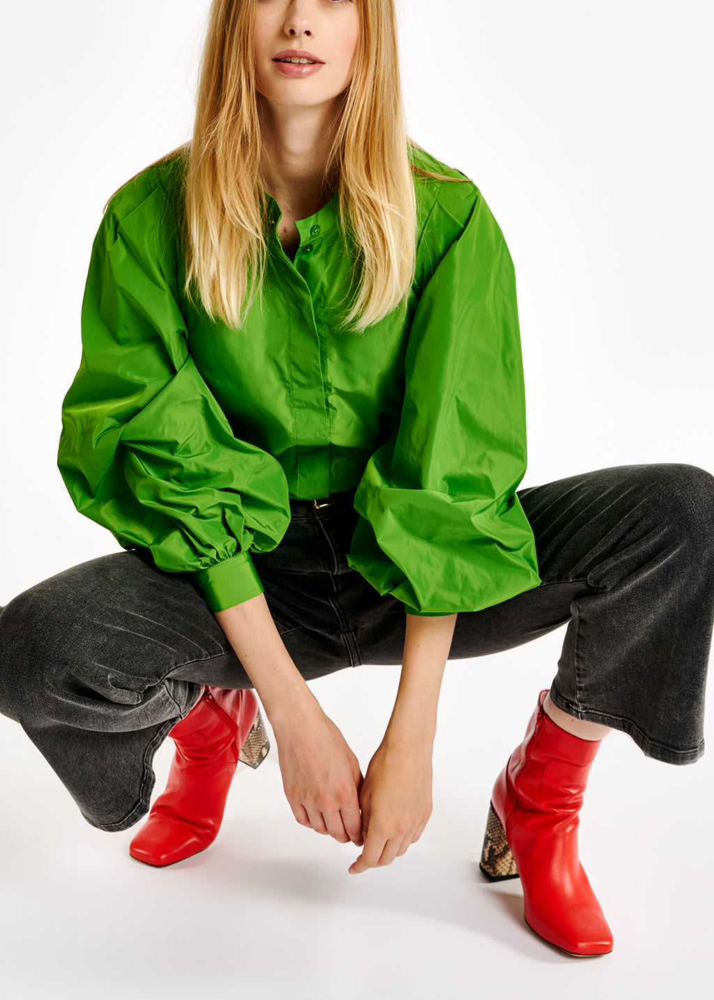 Groene top met pofmouwen RE—SSENTIEL | Essentiel second hand