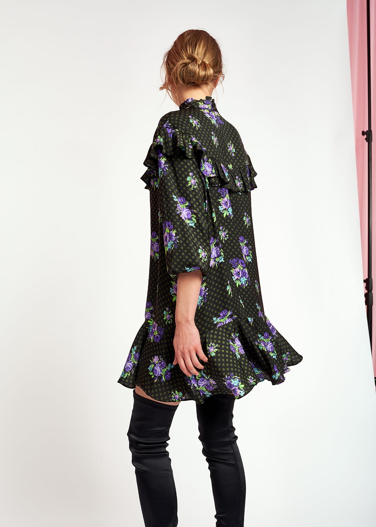 Robe à ligne a noire et pourpre à volants RE—SSENTIEL | Essentiel second hand