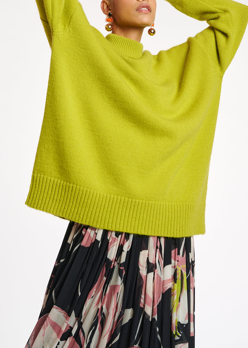 Long loose-fit lime green sweater RE—SSENTIEL | Essentiel second hand