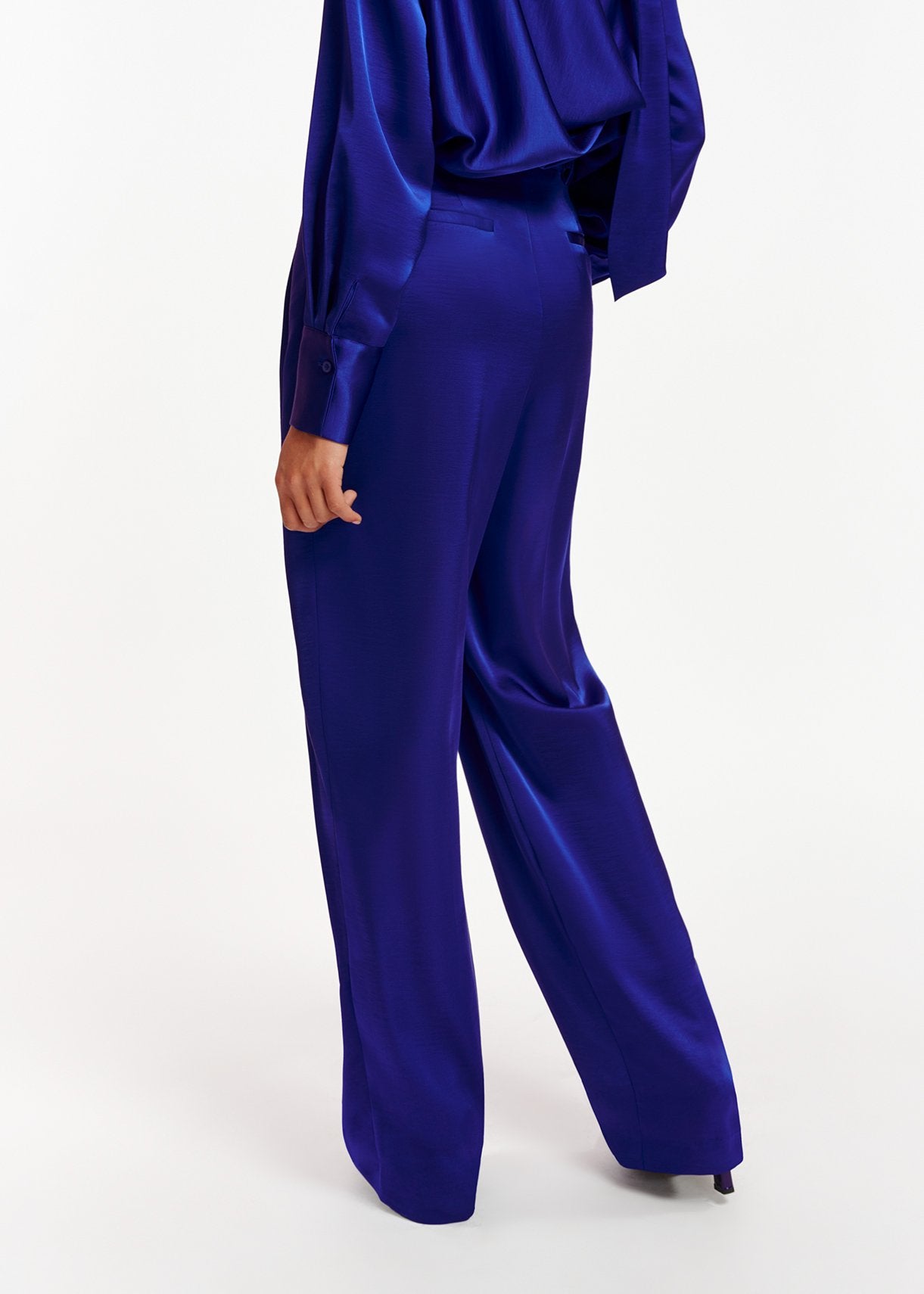 Blue tapered-leg satin pants RE—SSENTIEL | Essentiel second hand