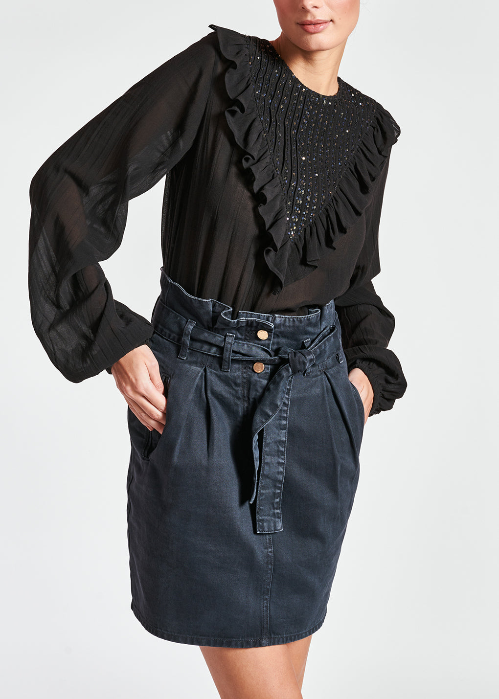 Top noir avec ruches et paillettes RE—SSENTIEL | Essentiel second hand