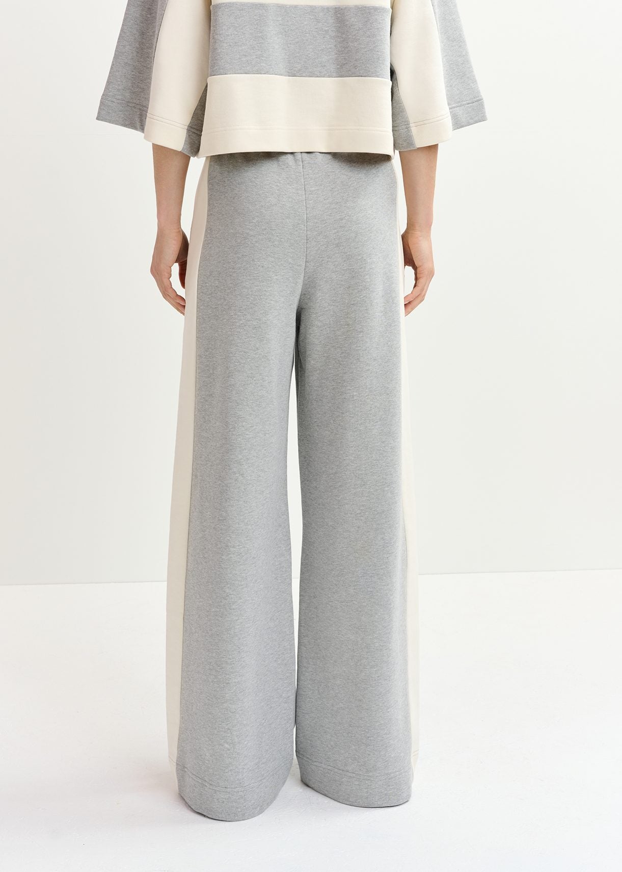 Grey wide-leg track pants with off-white stripes RE—SSENTIEL | Essentiel second hand