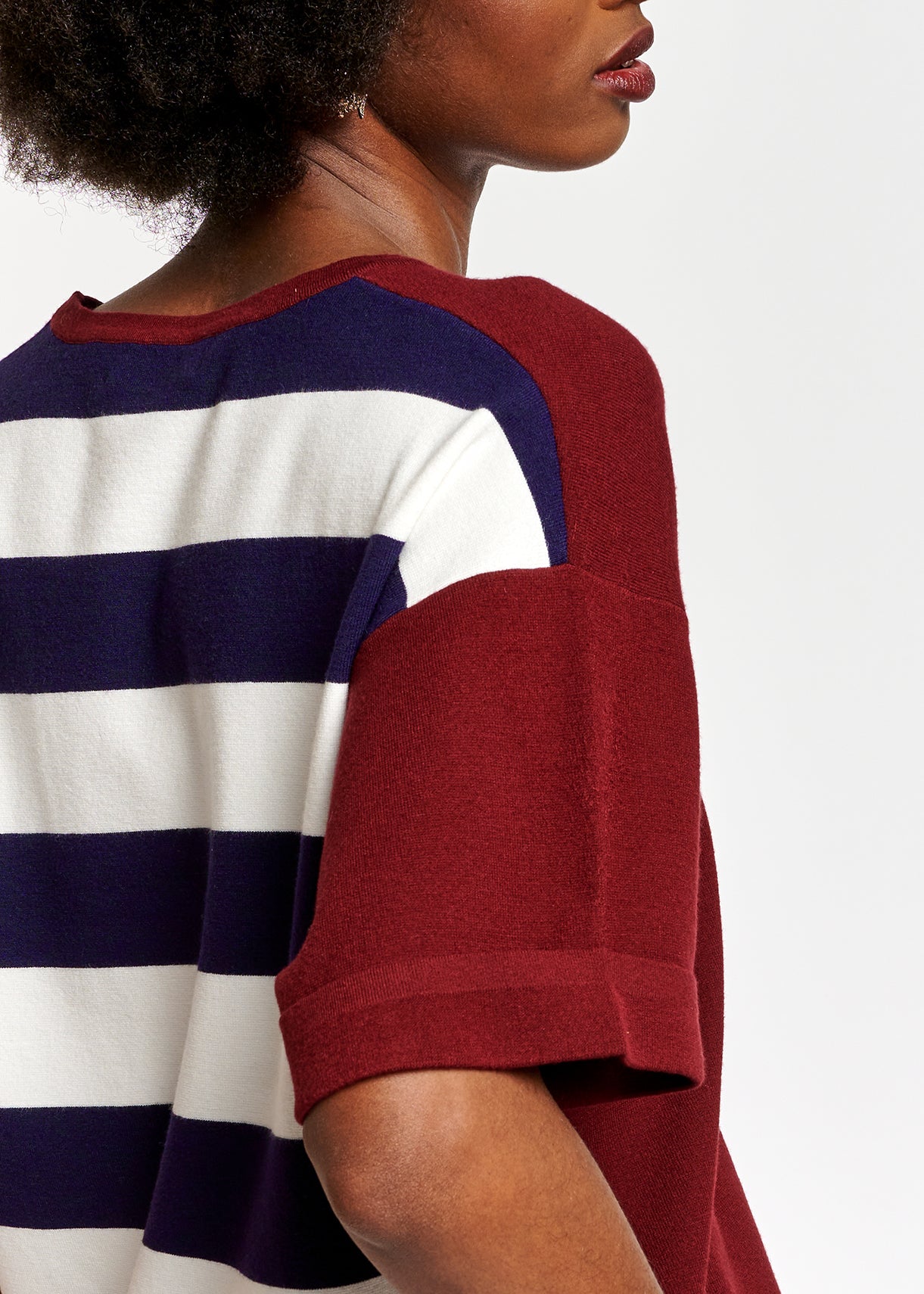 Pull rouge à manches courtes avec rayures RE—SSENTIEL | Essentiel second hand