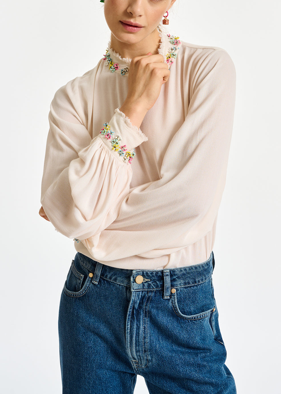 Gebroken witte top met versierd kraagje RE—SSENTIEL | Essentiel second hand