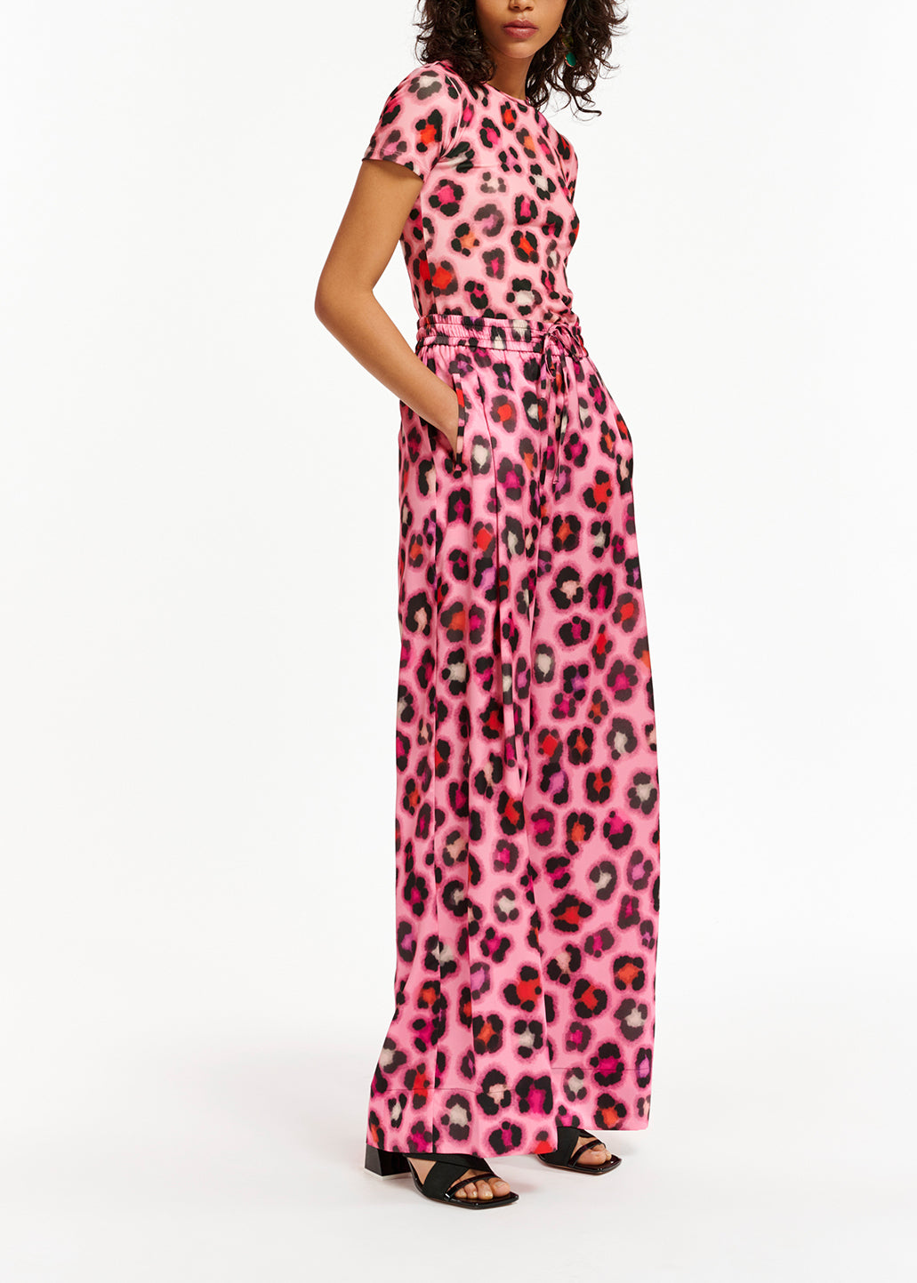 Pink wide-leg pants with multicolor leopard print RE—SSENTIEL | Essentiel second hand