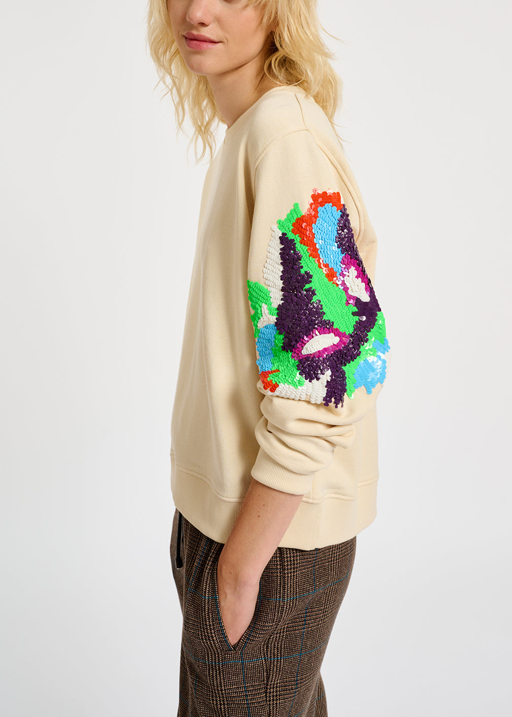 Off-white sweatshirt with multicolor sequin embroideries RE—SSENTIEL | Essentiel second hand