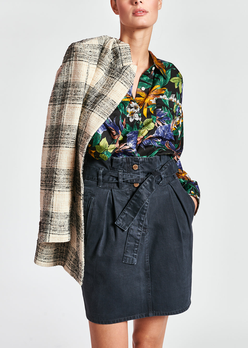 Minijupe noire à taille haute RE—SSENTIEL | Essentiel second hand