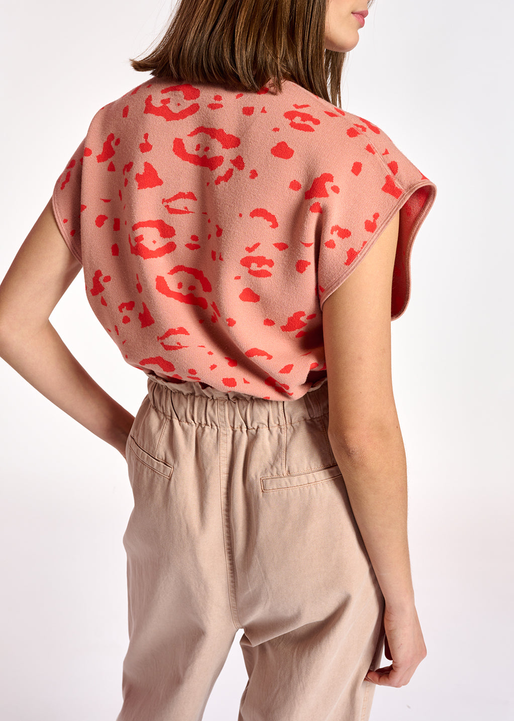 Vintage pink and red knitted polo top with leopard print RE—SSENTIEL | Essentiel second hand