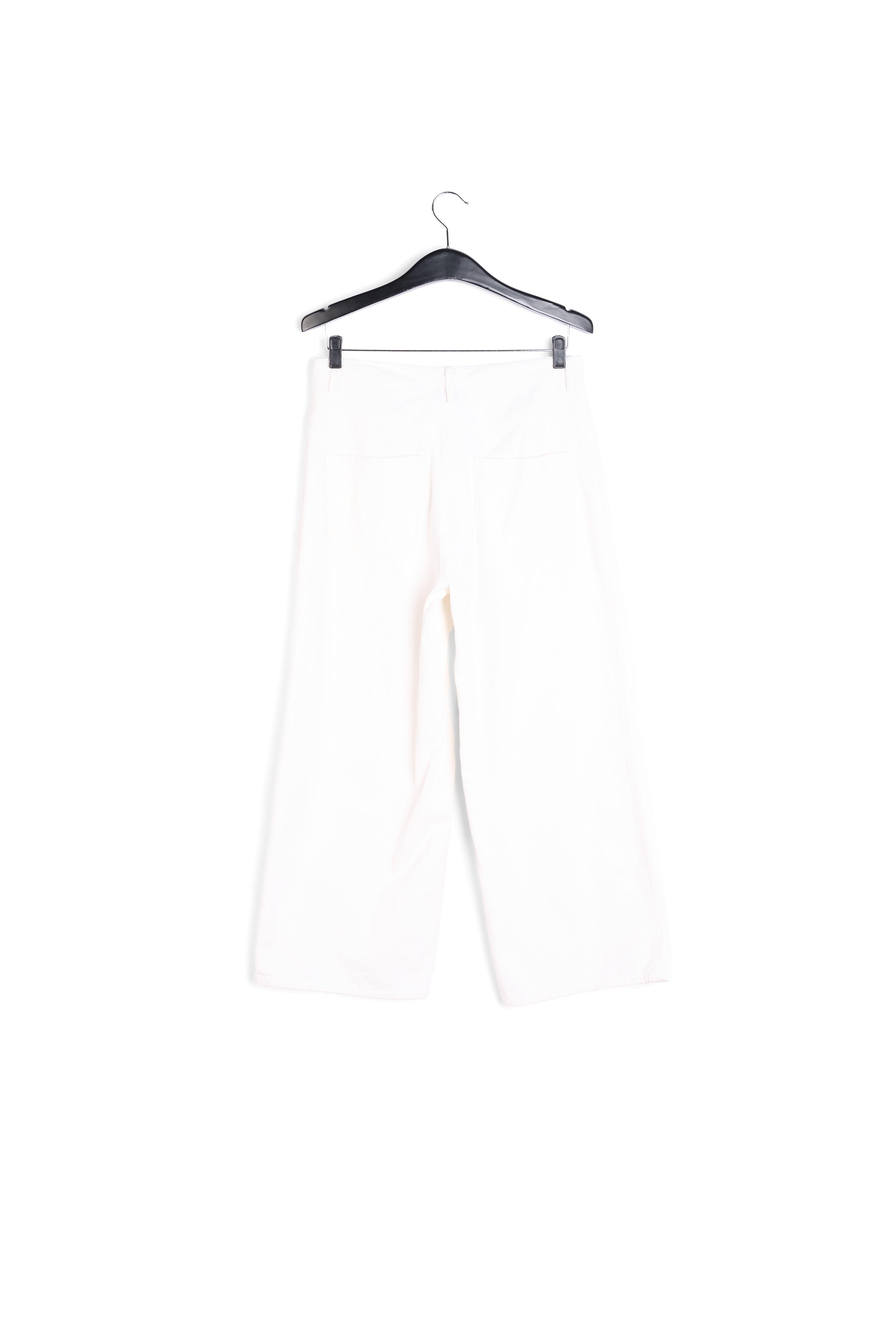 Pantalon 7/8ème jambes larges en velours blanc cassé RE—SSENTIEL | Essentiel second hand