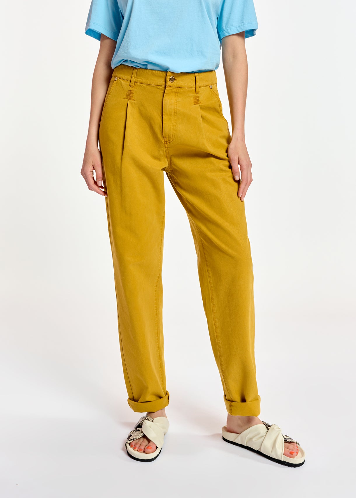 Jean fuselé jaune à taille haute RE—SSENTIEL | Essentiel second hand