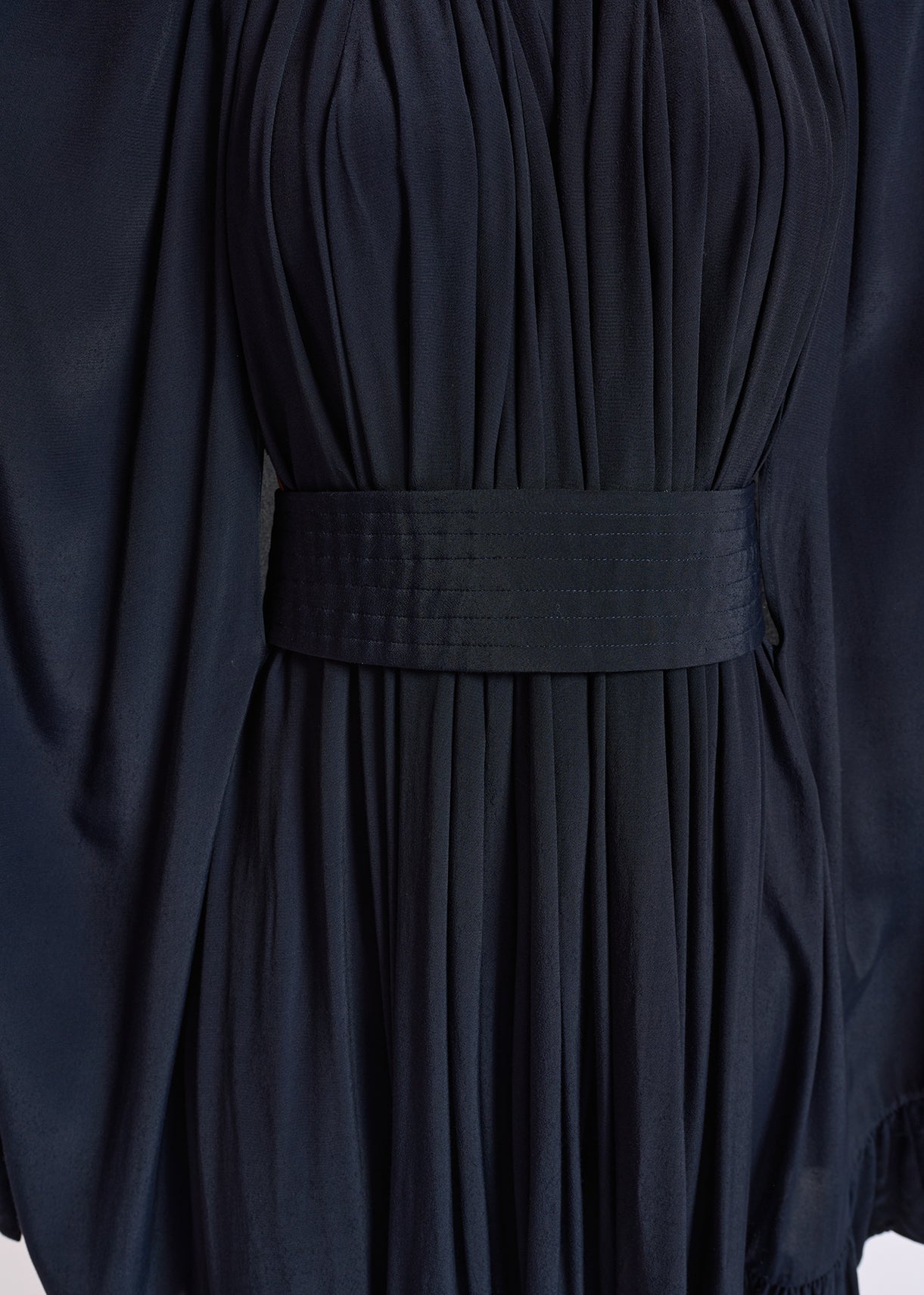 Oversized donkerblauwe jurk met volants RE—SSENTIEL | Essentiel second hand