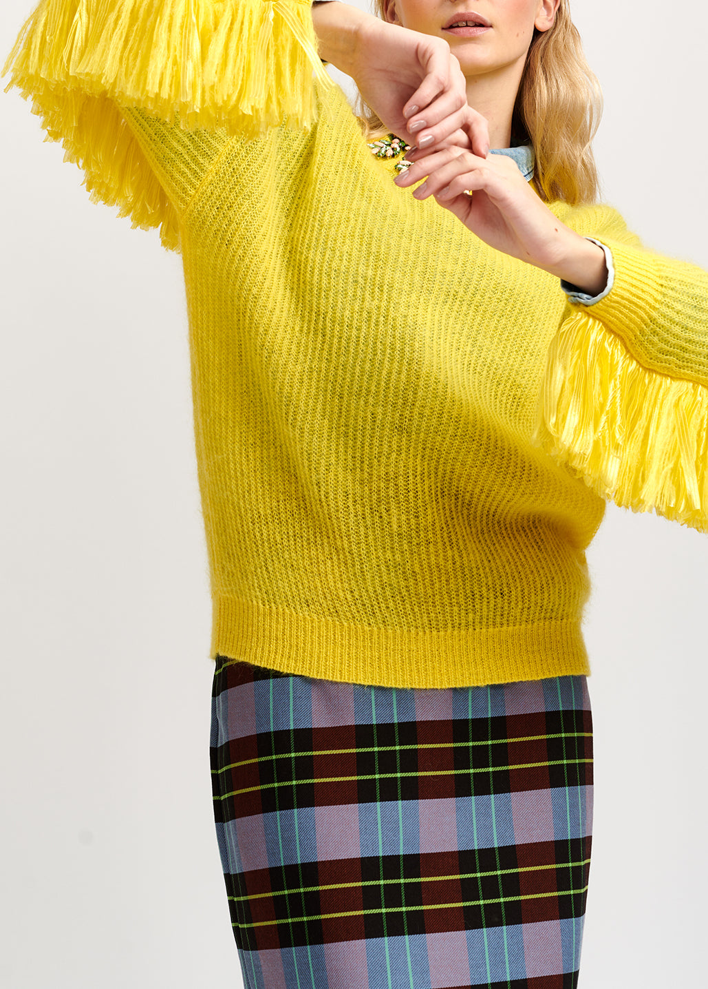 Yellow ribbed-knit sweater with fringed sleeves RE—SSENTIEL | Essentiel second hand