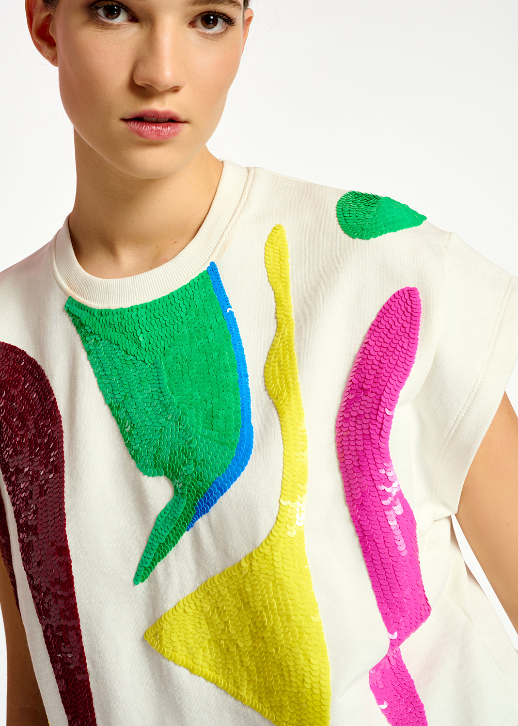Off-white short-sleeved sweatshirt with multicolor sequin embroideries RE—SSENTIEL | Essentiel second hand