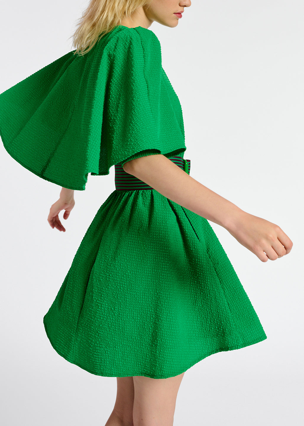 Mini-robe verte à manches cape RE—SSENTIEL | Essentiel second hand