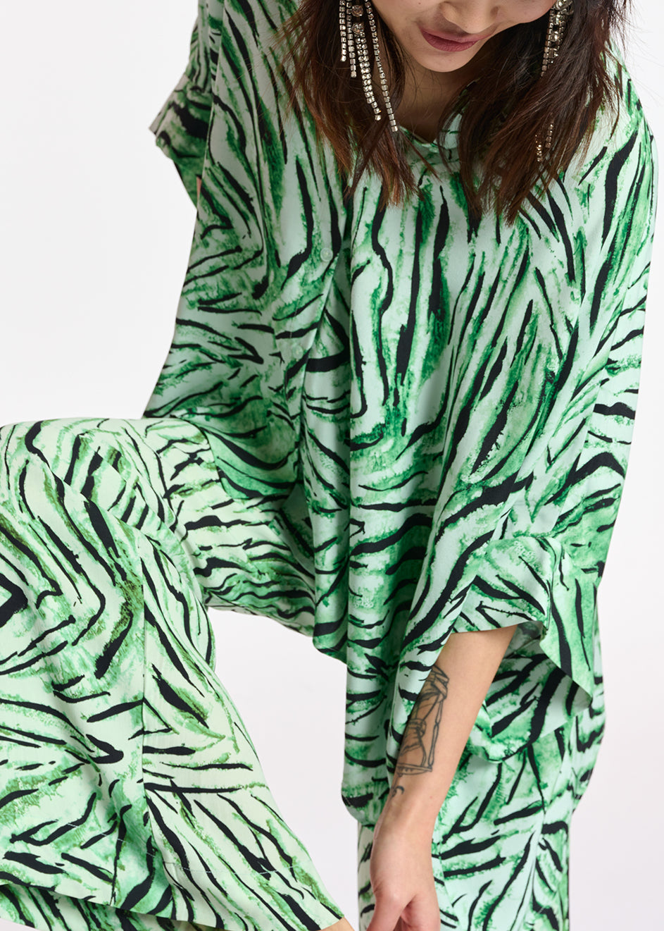 Mint green oversized top with tiger motif RE—SSENTIEL | Essentiel second hand