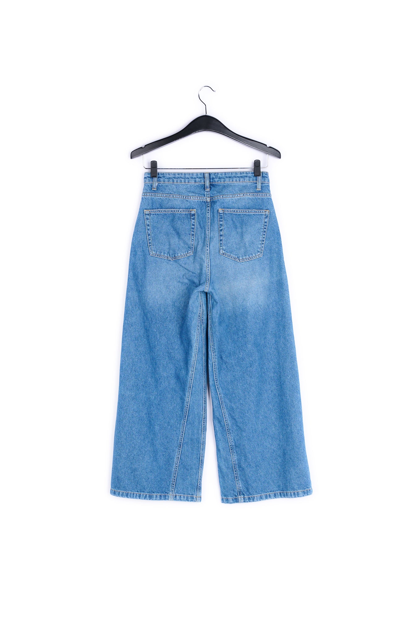 Jean bleu clair aux jambes larges 7/8ème RE—SSENTIEL | Essentiel second hand