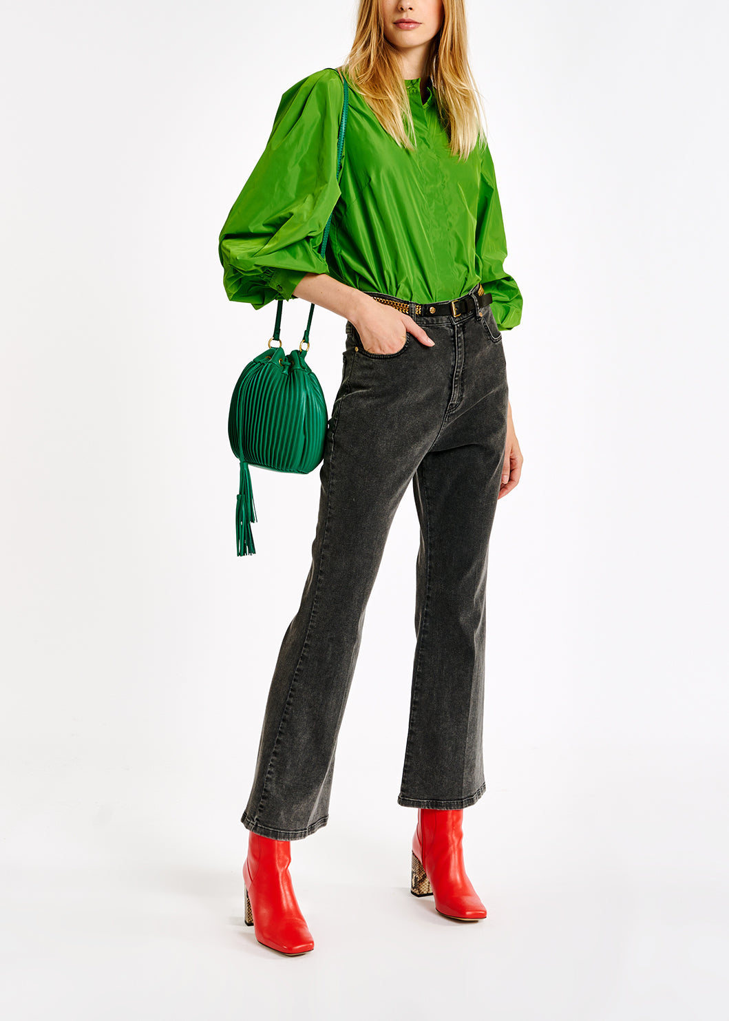 Groene top met pofmouwen RE—SSENTIEL | Essentiel second hand