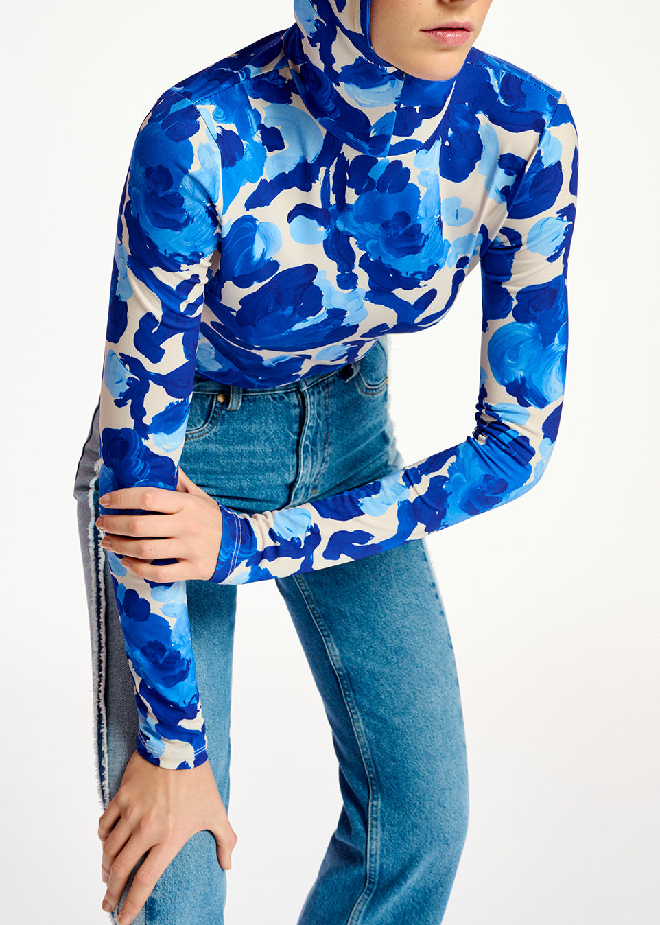 White and blue floral print hooded top RE—SSENTIEL | Essentiel second hand