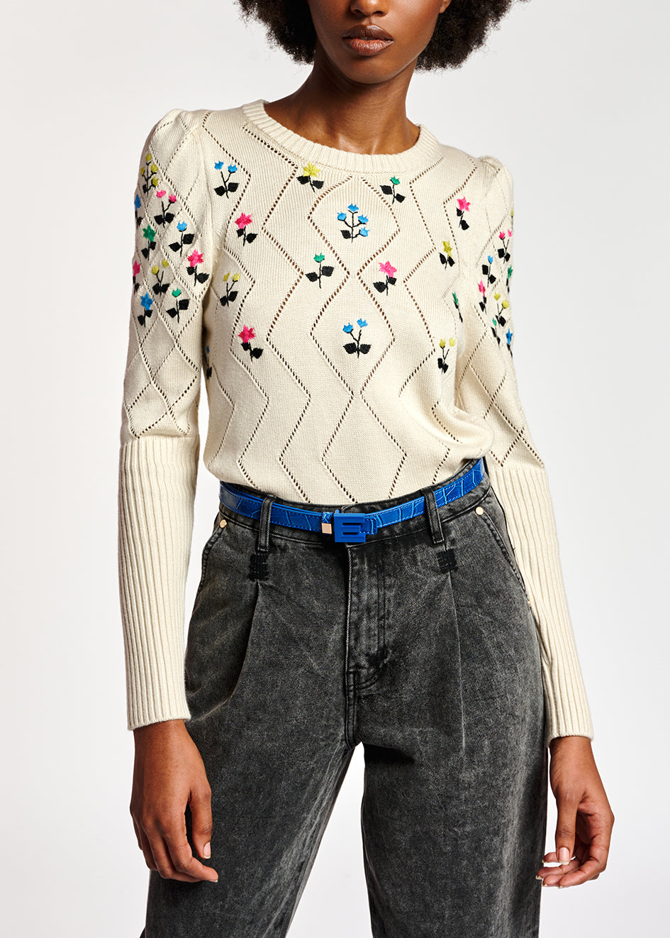 Pull beige en tricot pointelle avec broderies RE—SSENTIEL | Essentiel second hand