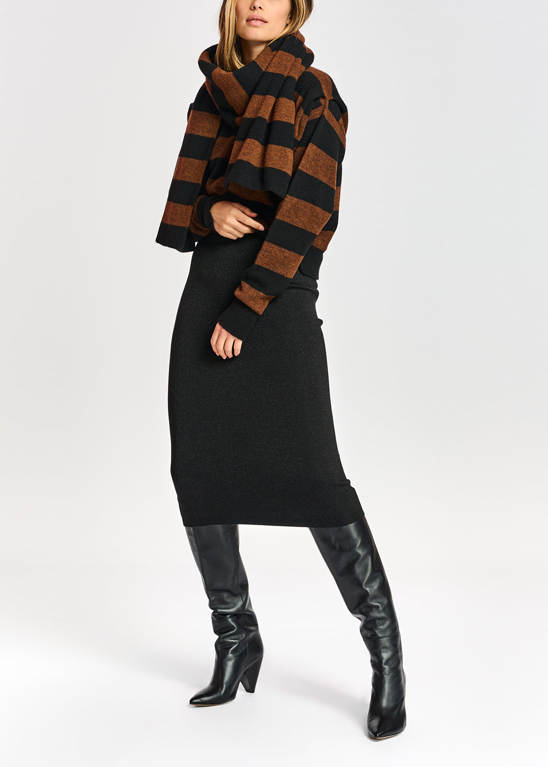 Afluffy striped scarf RE—SSENTIEL | Essentiel second hand