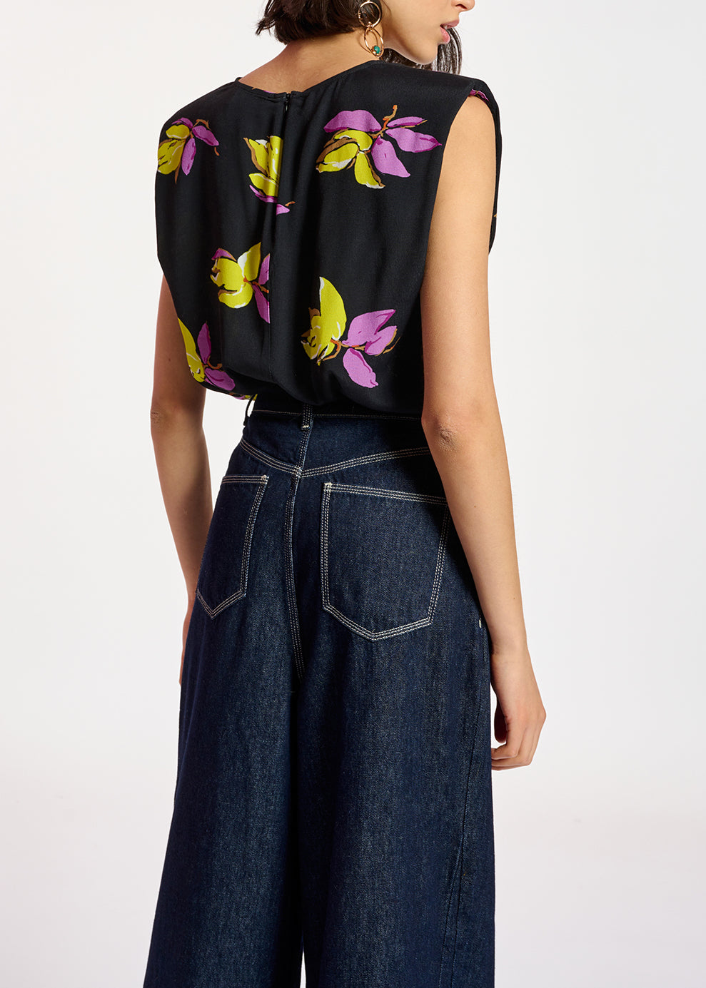 Black floral-print sleeveless top with padded shoulders RE—SSENTIEL | Essentiel second hand