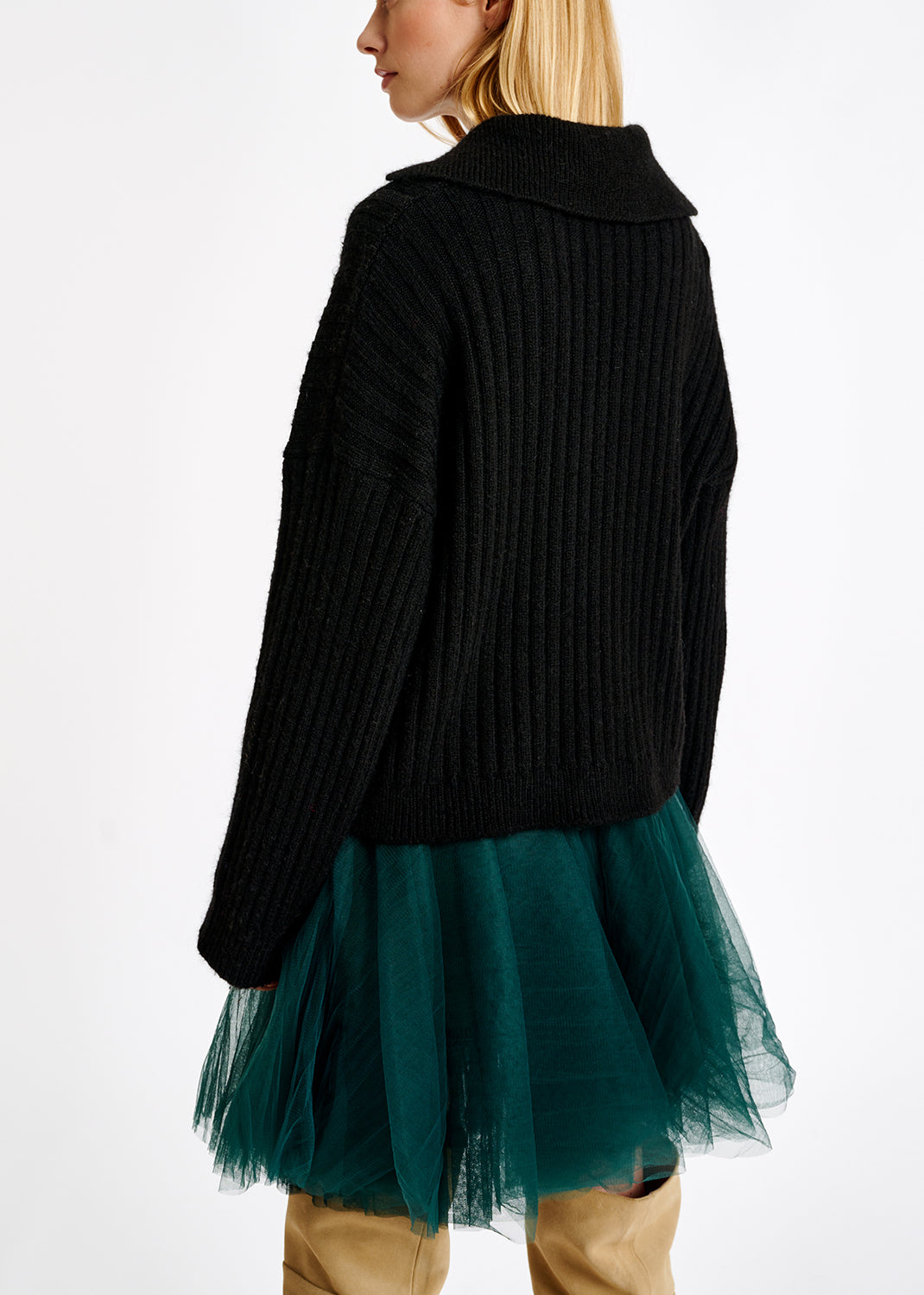 Black V-neck ribbed-knit sweater RE—SSENTIEL | Essentiel second hand