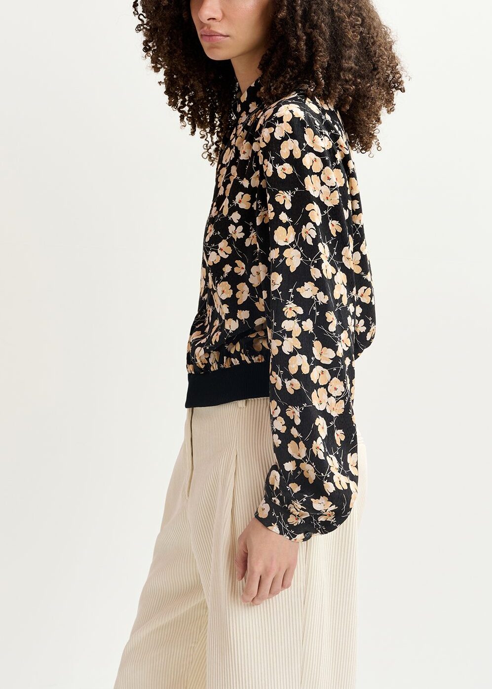 Zwart polo met bloemenprint RE—SSENTIEL | Essentiel second hand