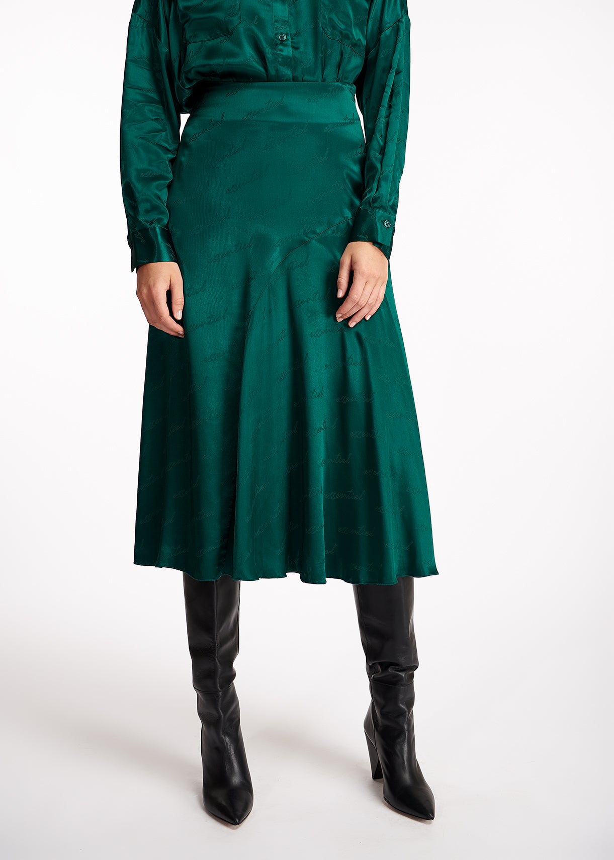 Aminimal skirt RE—SSENTIEL | Essentiel second hand