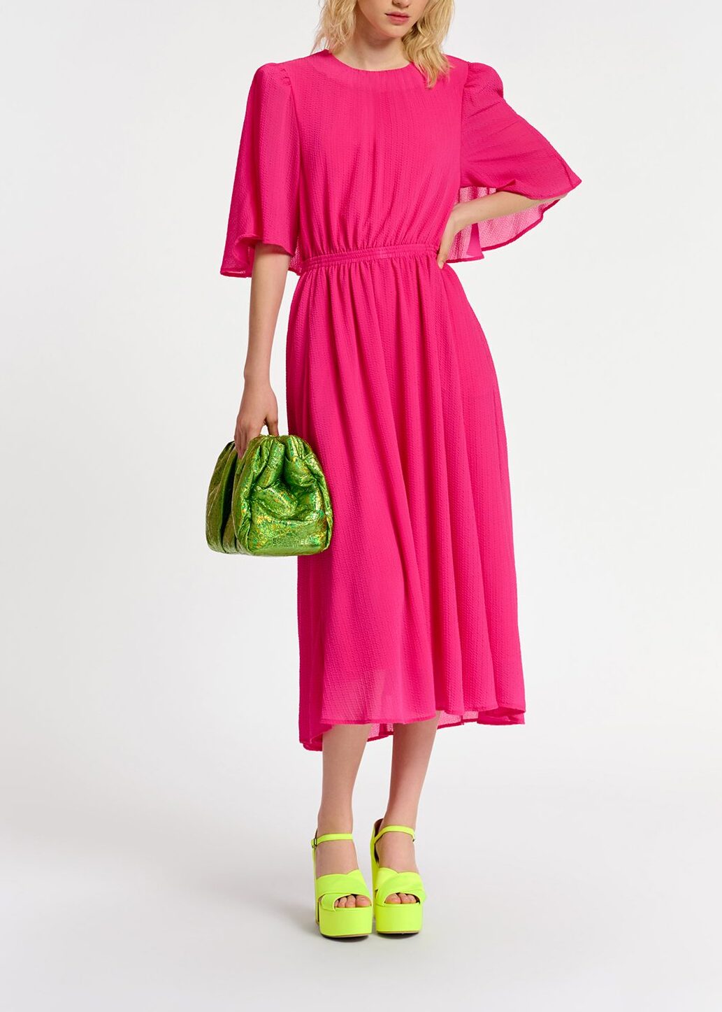 Robe midi fuchsia à manches cape RE—SSENTIEL | Essentiel second hand