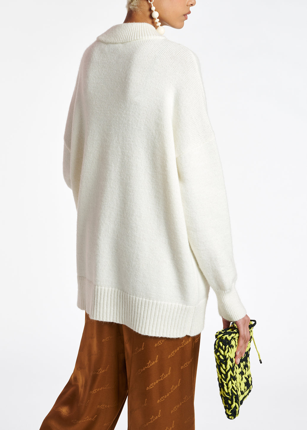 Long loose-fit lime off-white sweater RE—SSENTIEL | Essentiel second hand