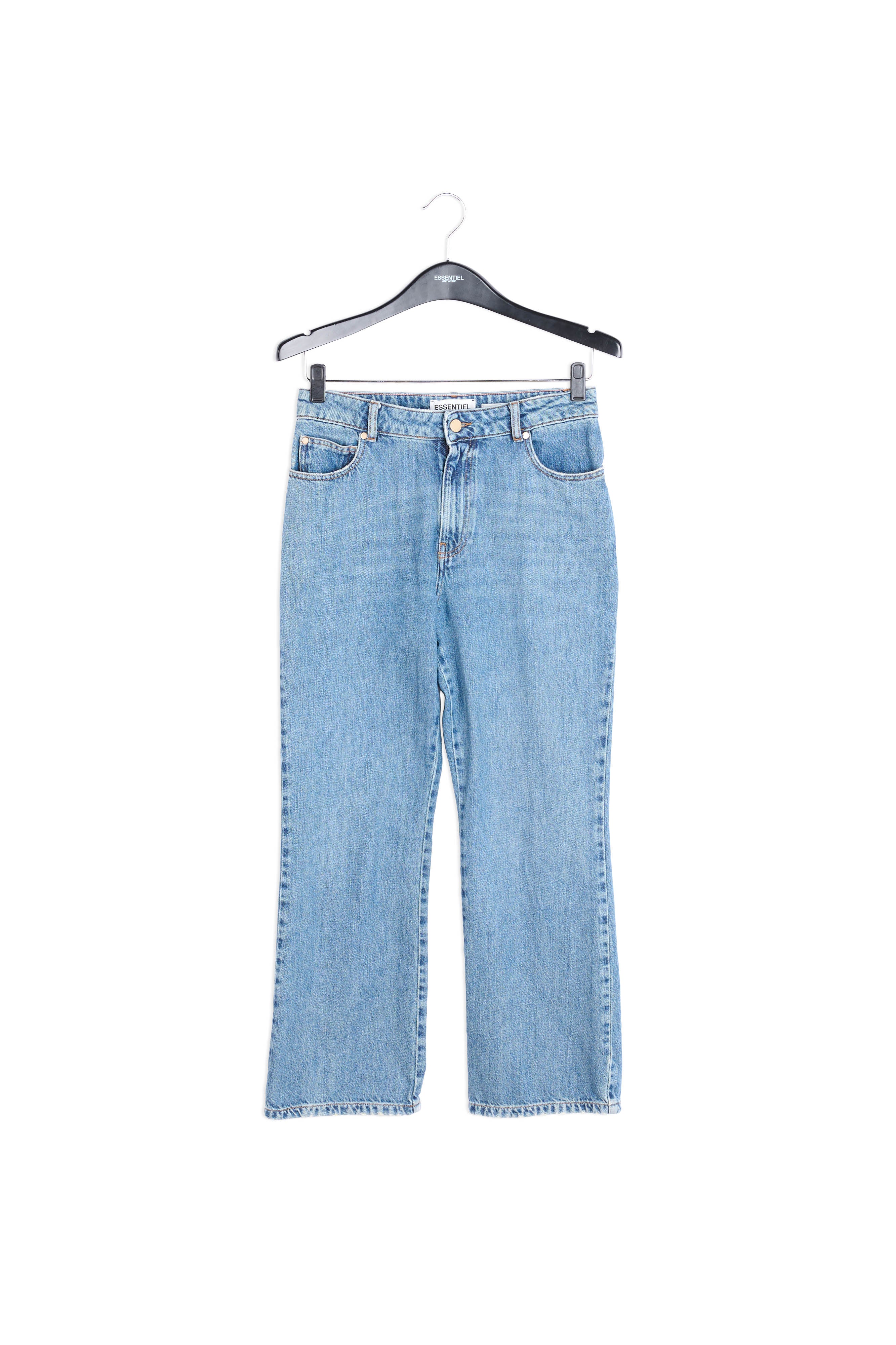 Jean bleu aux jambes évasées RE—SSENTIEL | Essentiel second hand