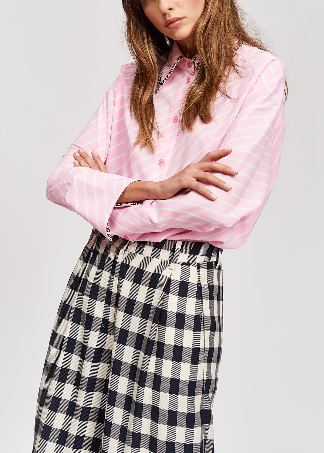 Pink and white striped shirt with contrasting animal print collar trim RE—SSENTIEL | Essentiel second hand