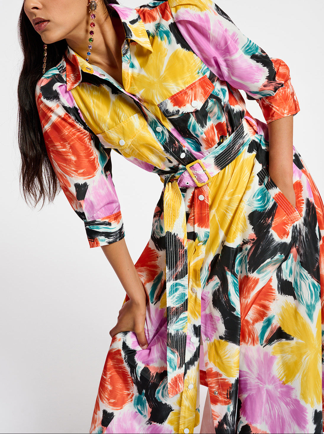 Robe chemise midi à  imprimé fleuri noir, orange et jaune RE—SSENTIEL | Essentiel second hand