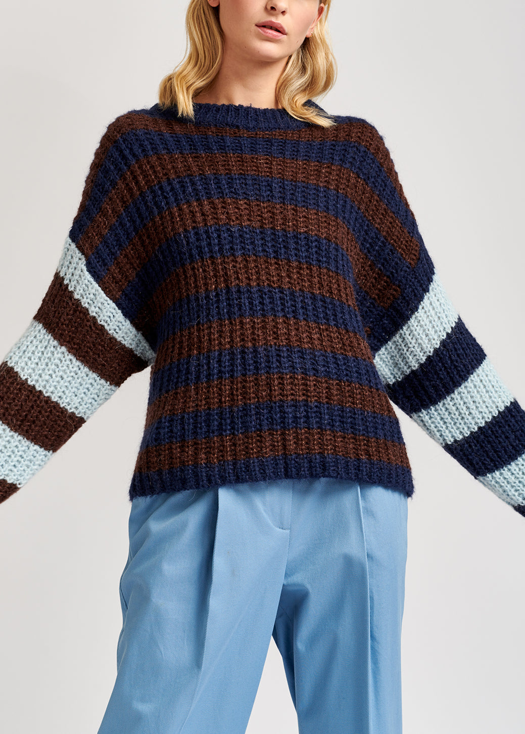 Pull en tricot côtelé à rayures bleu foncé, brun et bleu pâle RE—SSENTIEL | Essentiel second hand