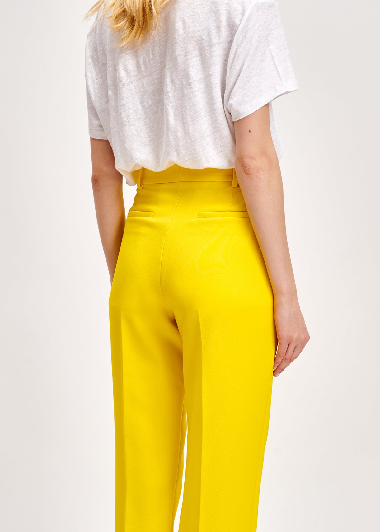 White linen v-neck t-shirt RE—SSENTIEL | Essentiel second hand