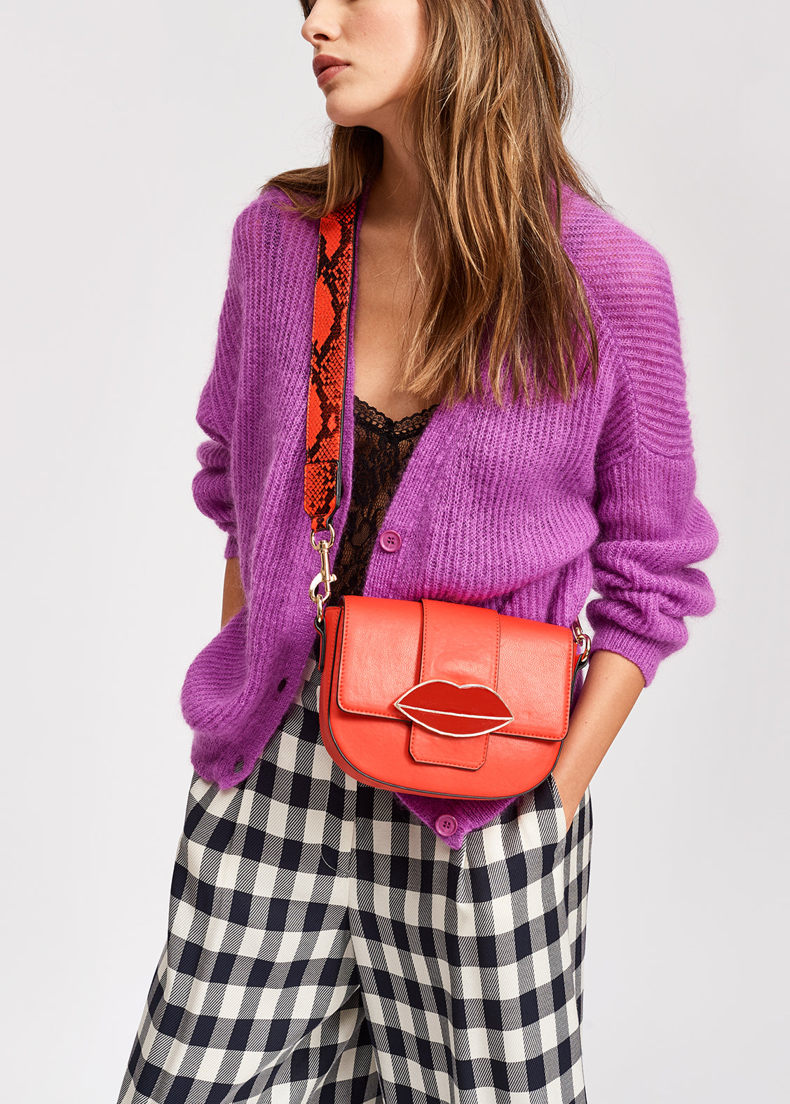 Red shoulder bag with red lips RE—SSENTIEL | Essentiel second hand