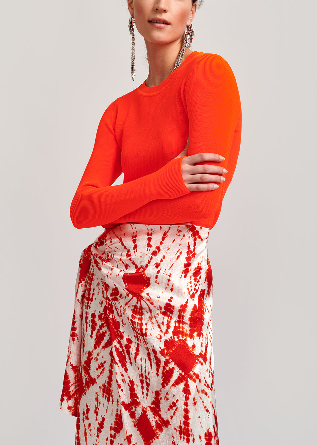 Off-white and red tie-dyed silk midi skirt RE—SSENTIEL | Essentiel second hand