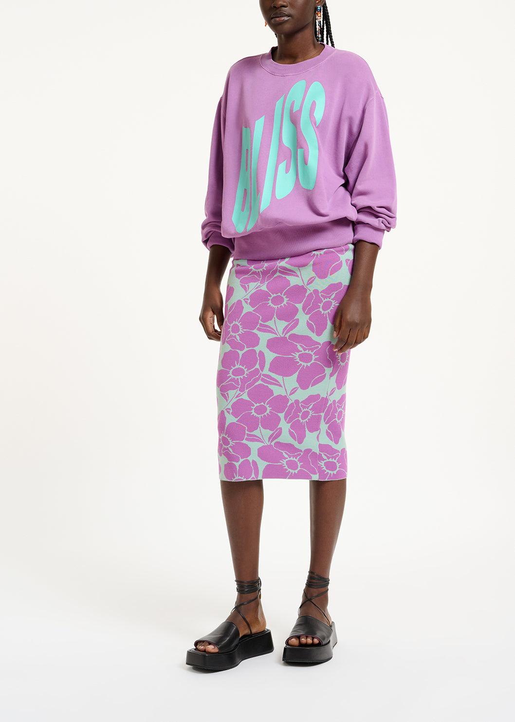 Sweatshirt pourpre en coton bio avec texte RE—SSENTIEL | Essentiel second hand