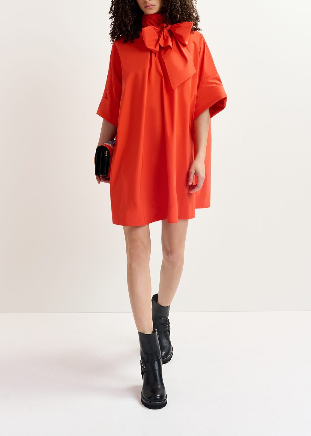 Rode mini-jurk met strikkraag RE—SSENTIEL | Essentiel second hand