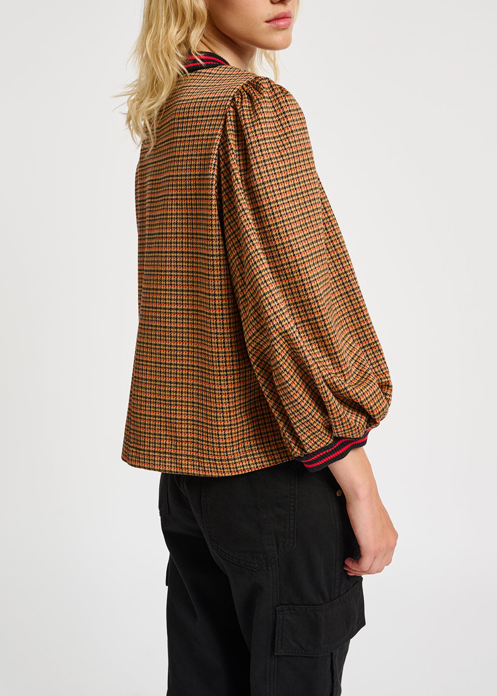 Off-white and orange houndstooth motif puffed-sleeves top RE—SSENTIEL | Essentiel second hand