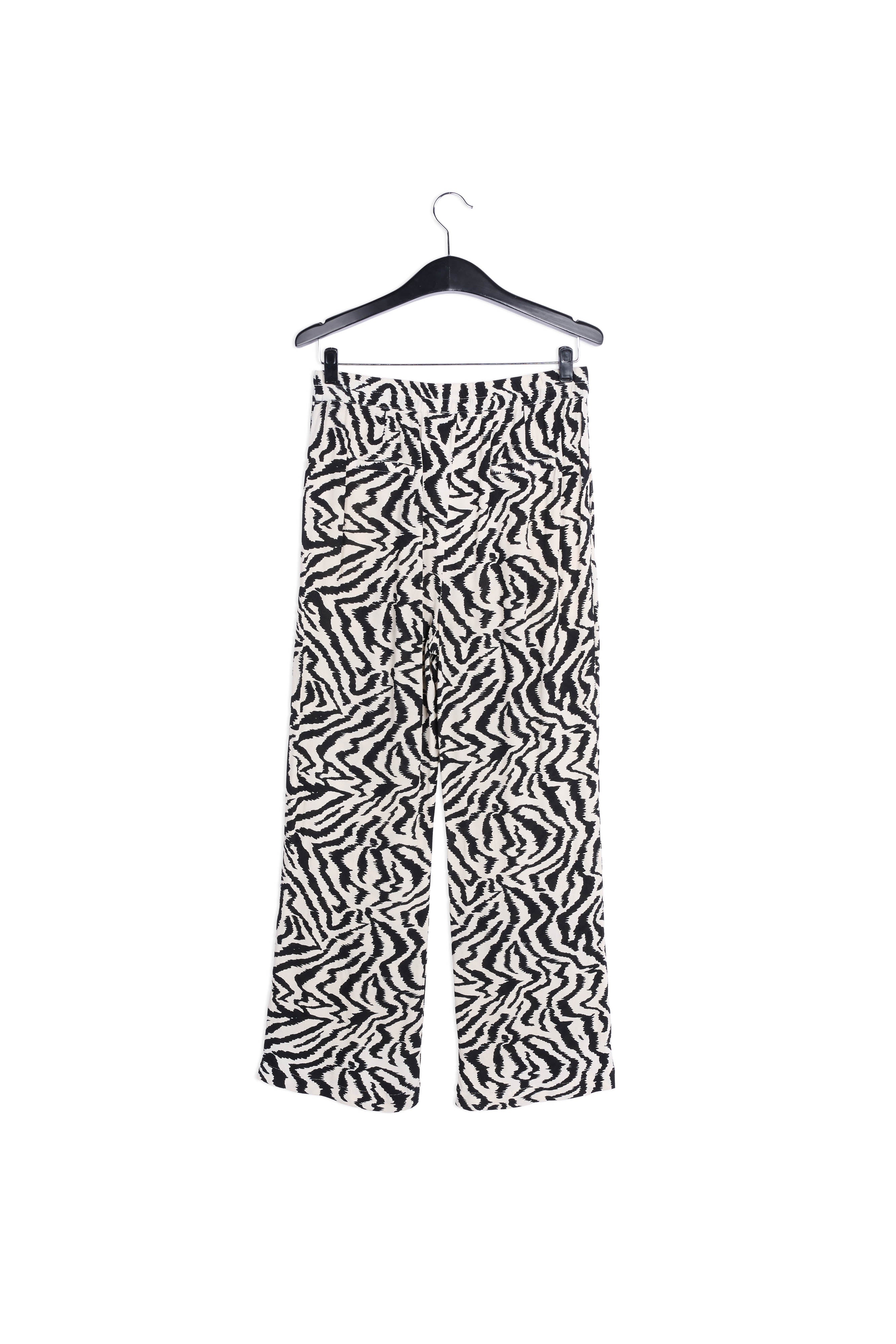 Pantalon ample à imprimé zèbre noir et blanc RE—SSENTIEL | Essentiel second hand